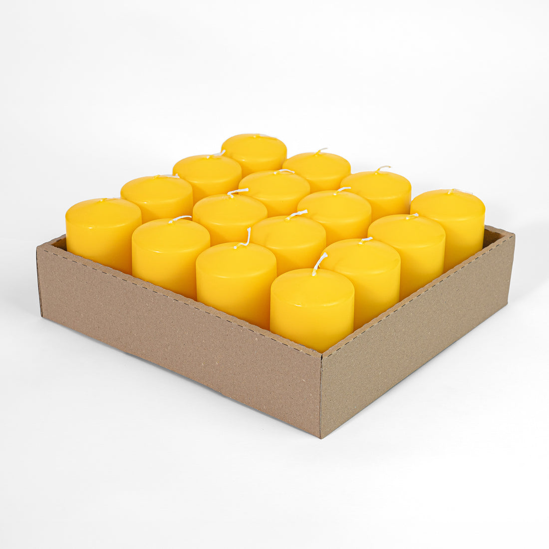Cylindrical Candles Ø60 mm. H 100 mm. Yellow, in trays of 16 pieces, burn time ±42 hours