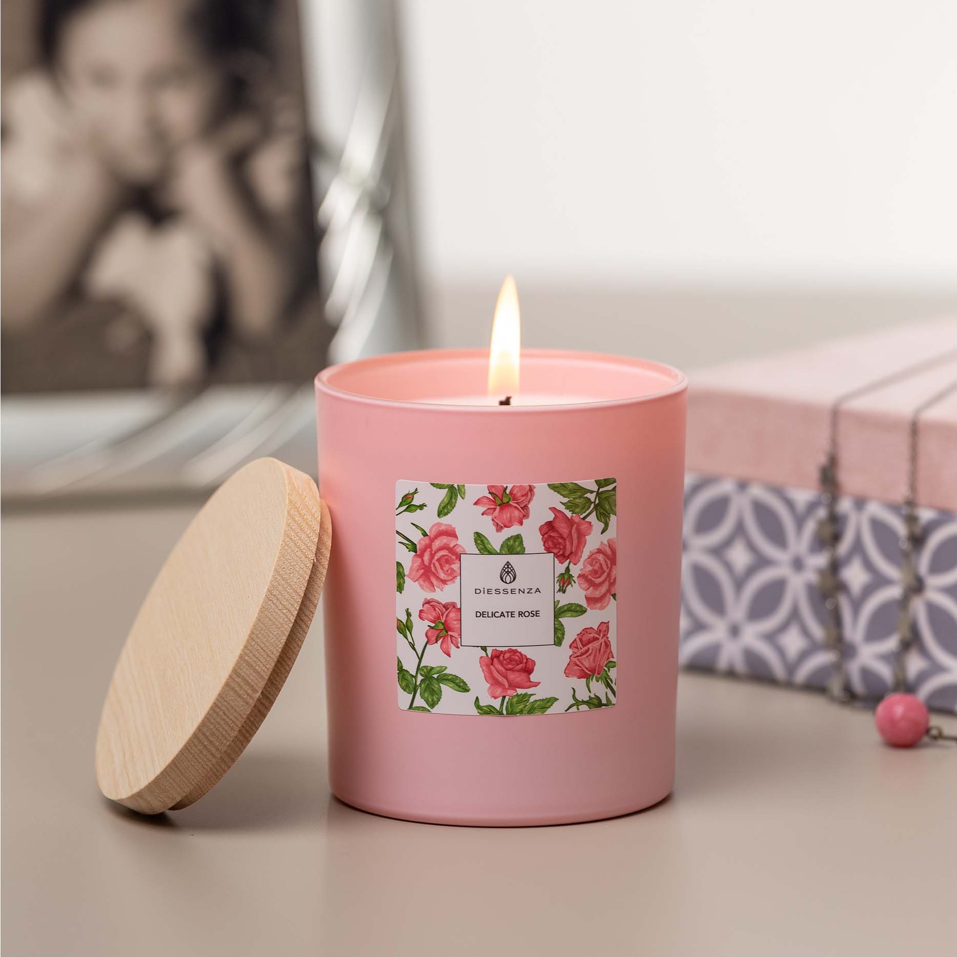 DiEssenza Delicate Rose Candela in soia profumata con Oli Essenziali Cereria San Giacomo